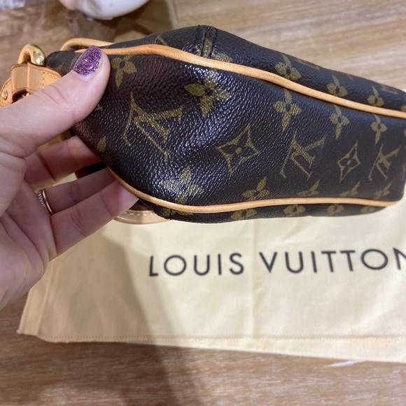Louis Vuitton Tikal PM Shoulder Bag - Picture 14 of 16